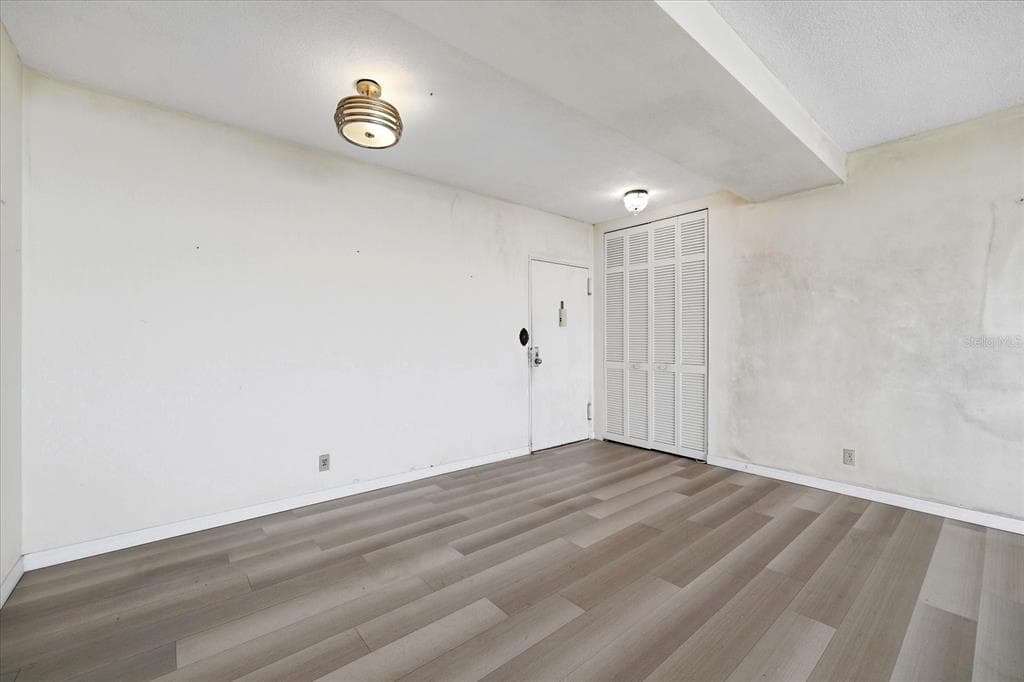 31 ISLAND WAY 1205 photo 24