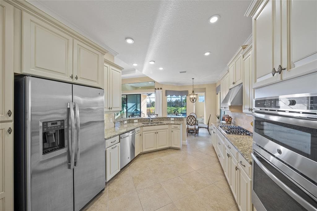 7108 CALLANDER COVE photo 13