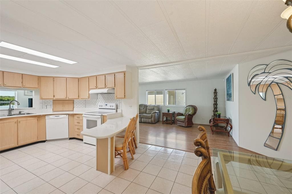 156 MARTINIQUE ROAD 4