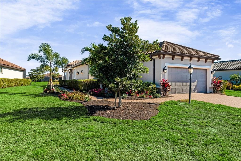 4743 MOTTA COURT photo 3
