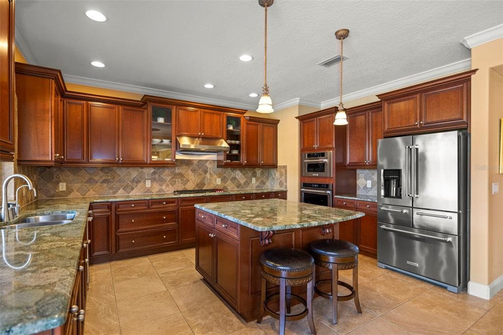 4165 MORENO DRIVE 3