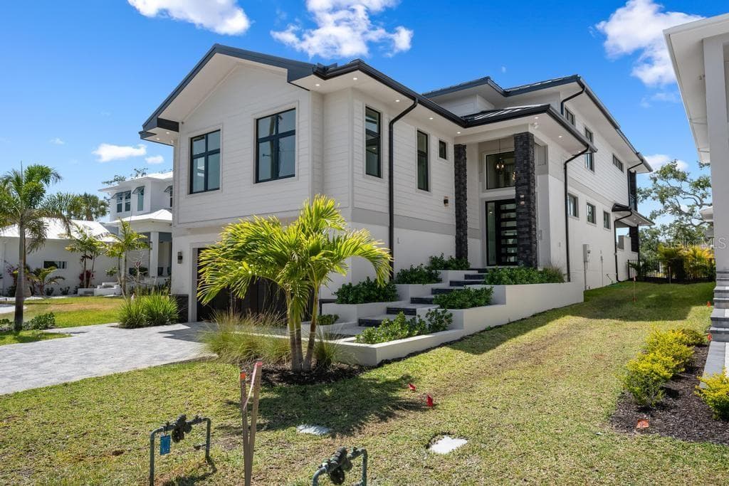 527 VENICE LANE 3