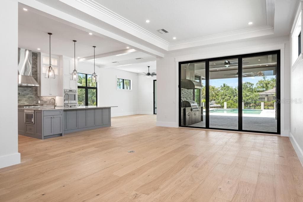 527 VENICE LANE photo 8