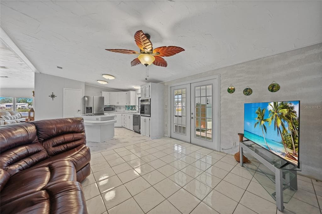 495 SCHOONER STREET photo 18