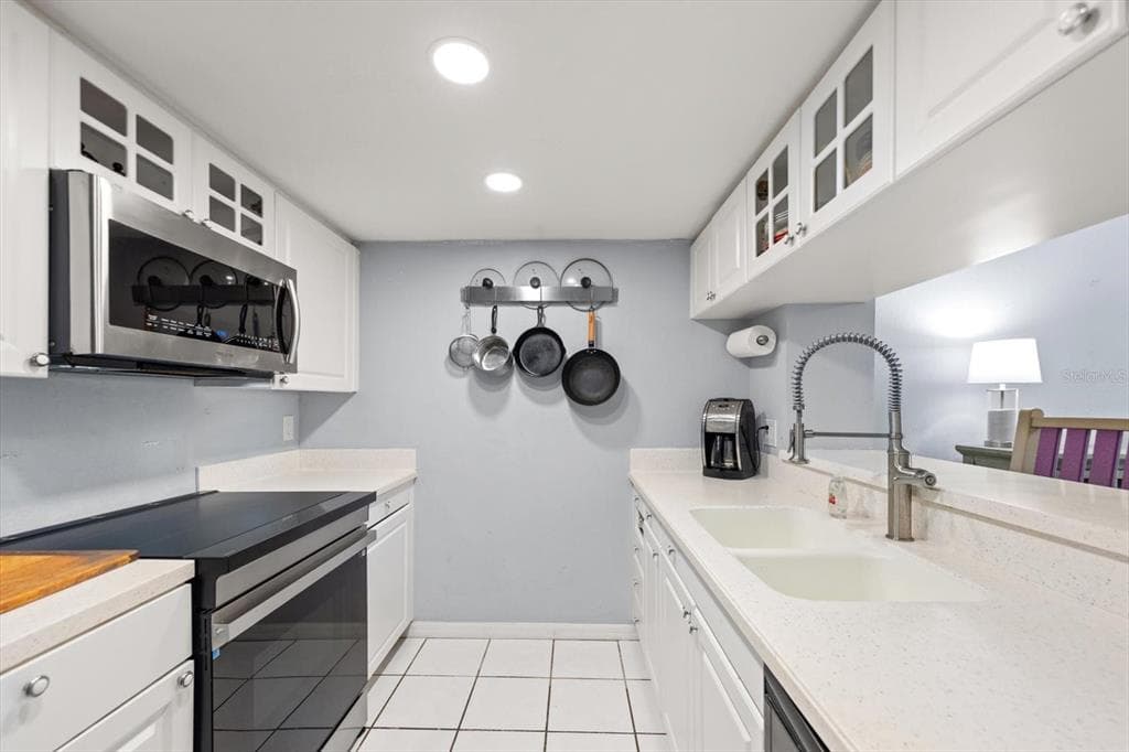9434 TARA CAY COURT #25 5