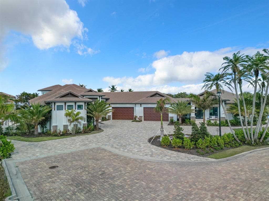 14201 BAY DRIVE 4