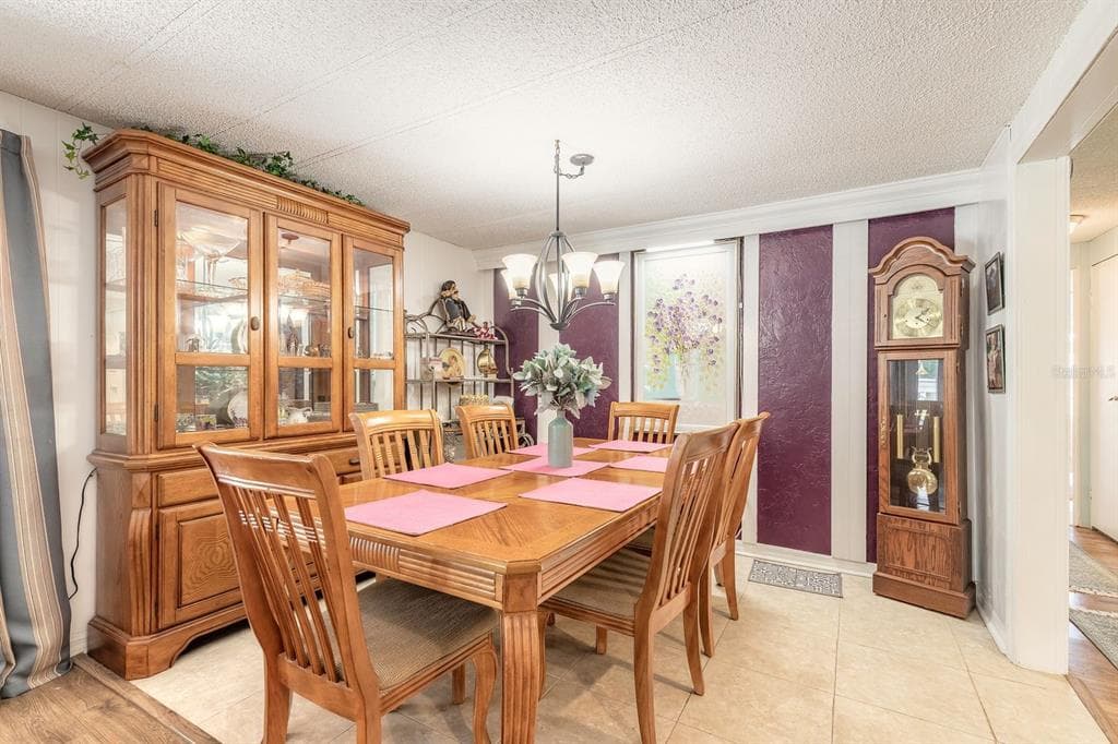 109 DOUGLAS STREET photo 6