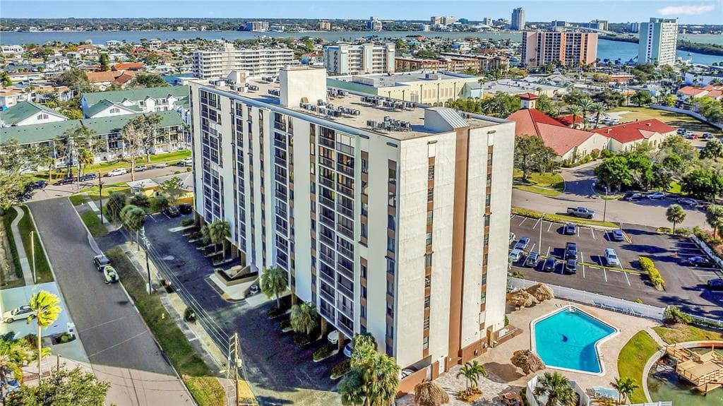 255 DOLPHIN POINT 407 photo 17
