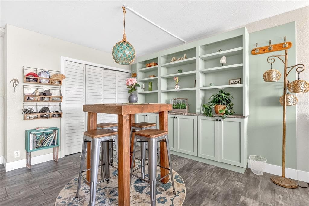 255 DOLPHIN POINT 407 photo 10