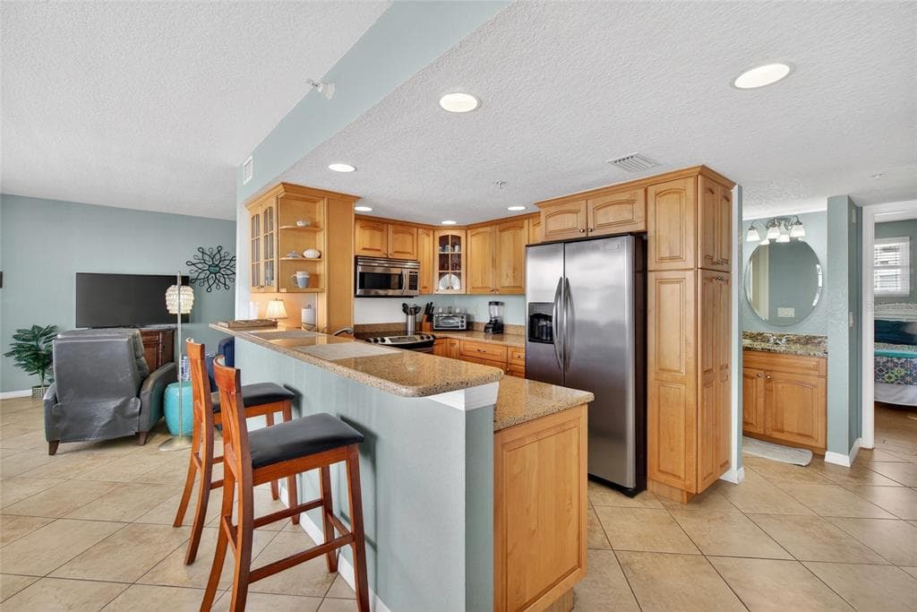445 HAMDEN DRIVE 405 photo 13