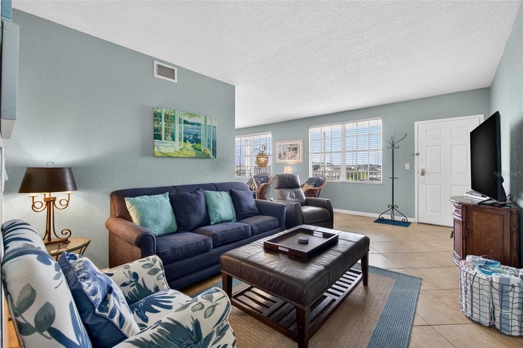 445 HAMDEN DRIVE #405 5