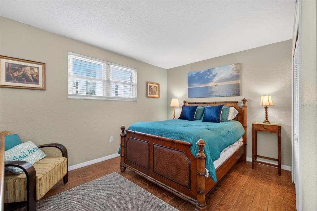 445 HAMDEN DRIVE 405 photo 9