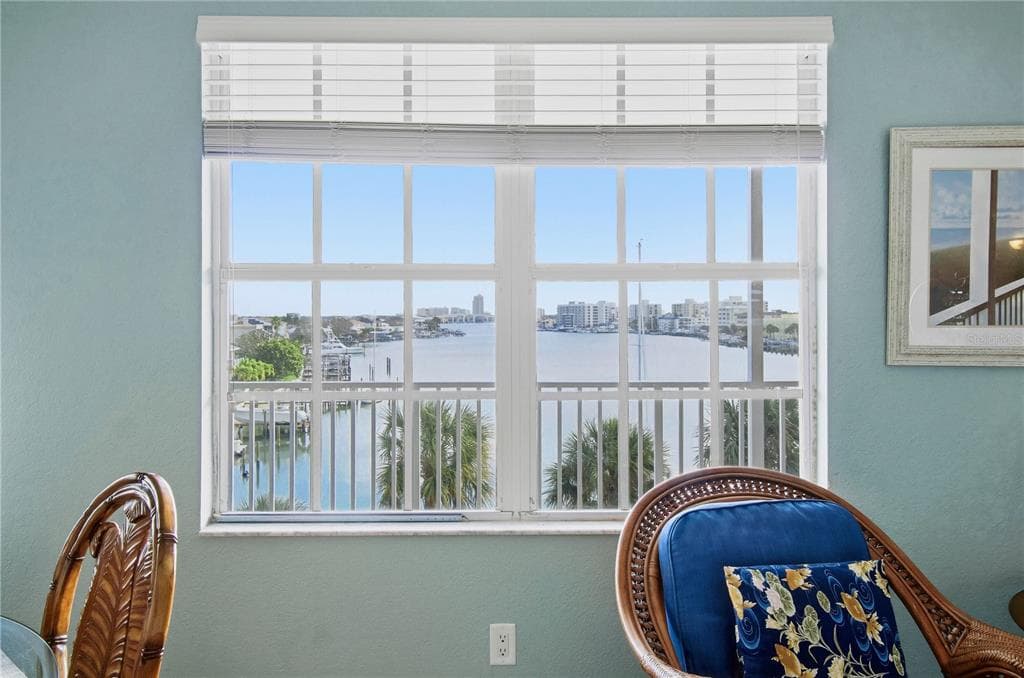 445 HAMDEN DRIVE 405 photo 24