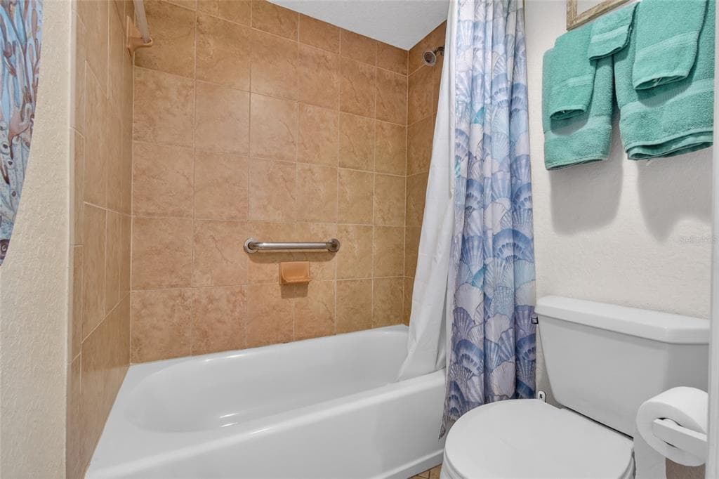 445 HAMDEN DRIVE 405 photo 19