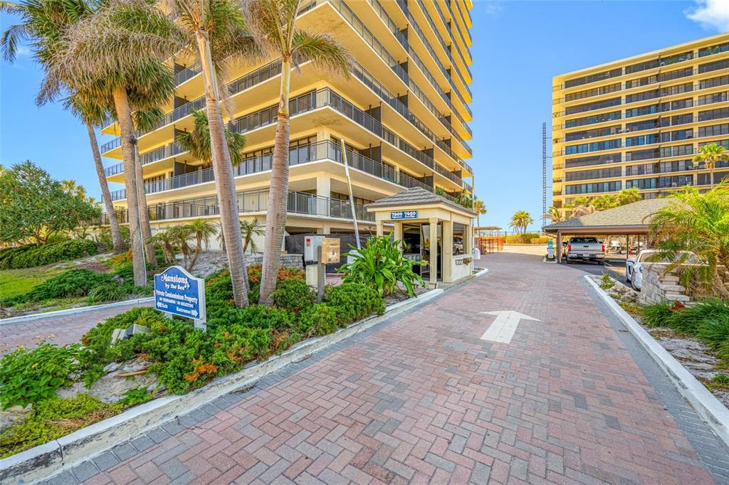 7600 BAYSHORE DRIVE 703A photo 2