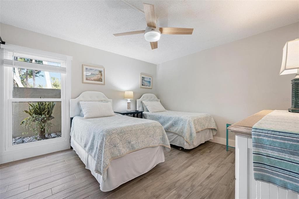 5260 GULF OF MEXICO DRIVE 403 photo 15