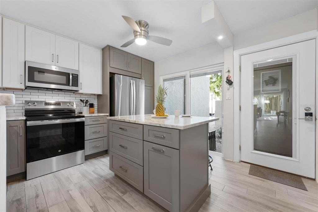 5260 GULF OF MEXICO DRIVE #403 4