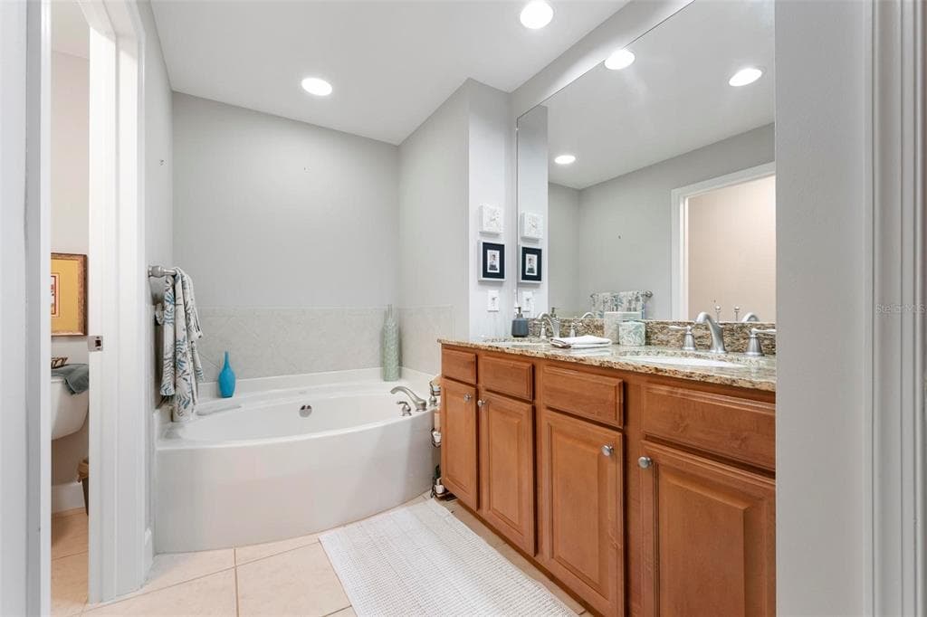 808 3RD AVENUE W 402 photo 25