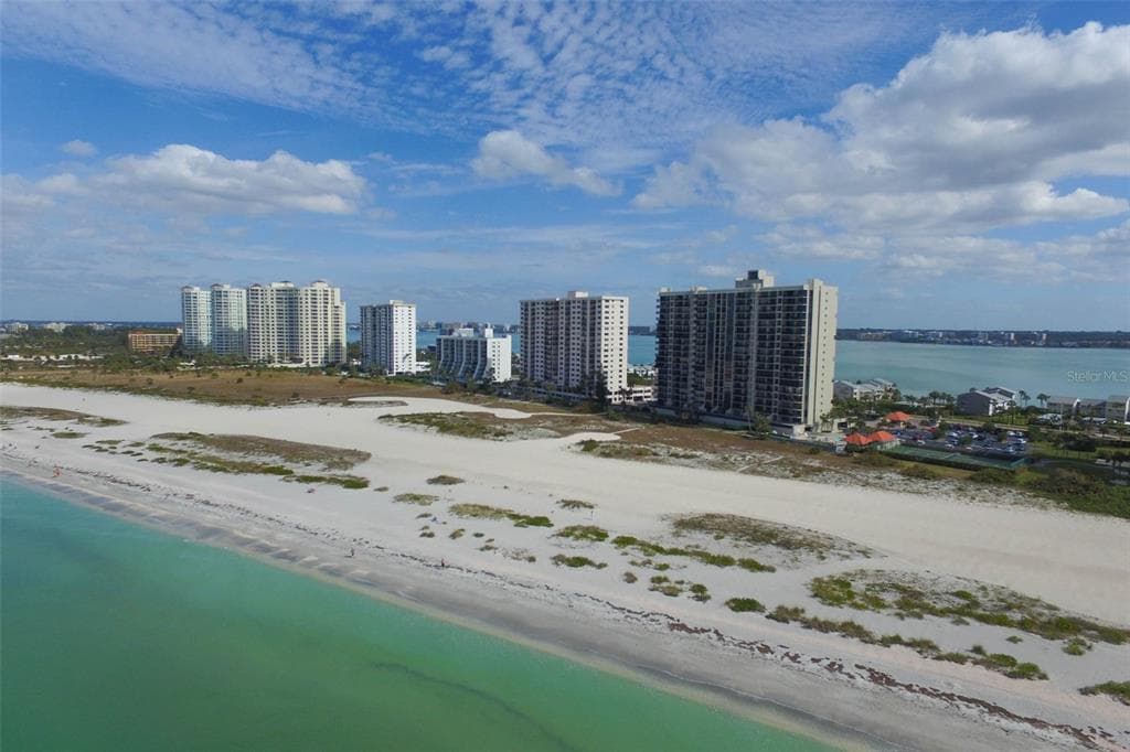 1290 GULF BOULEVARD 903 photo 3