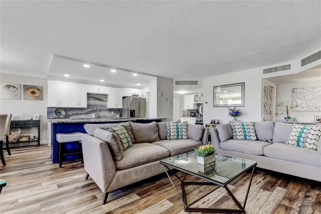 644 ISLAND WAY 101 photo 10
