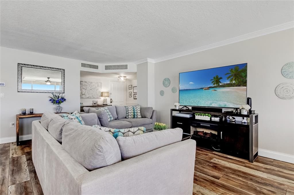 644 ISLAND WAY 101 photo 8