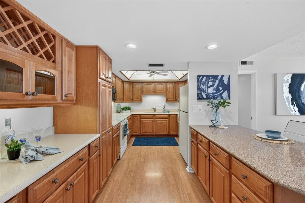 7600 BAYSHORE DRIVE 902 photo 17