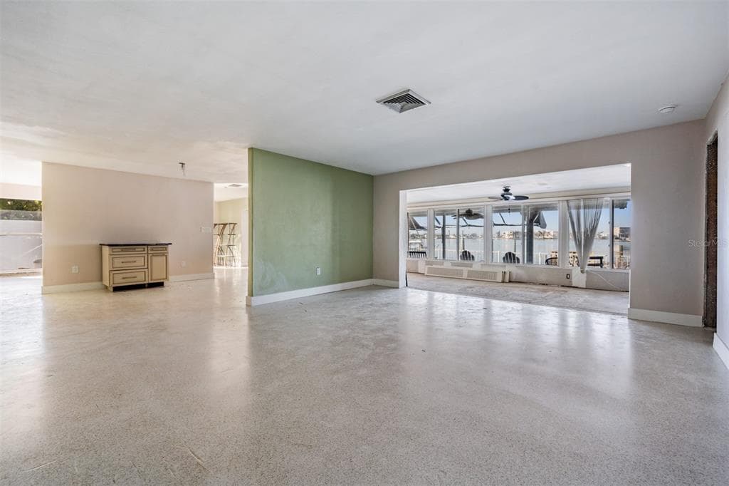 1854 DOLPHIN BOULEVARD S 5