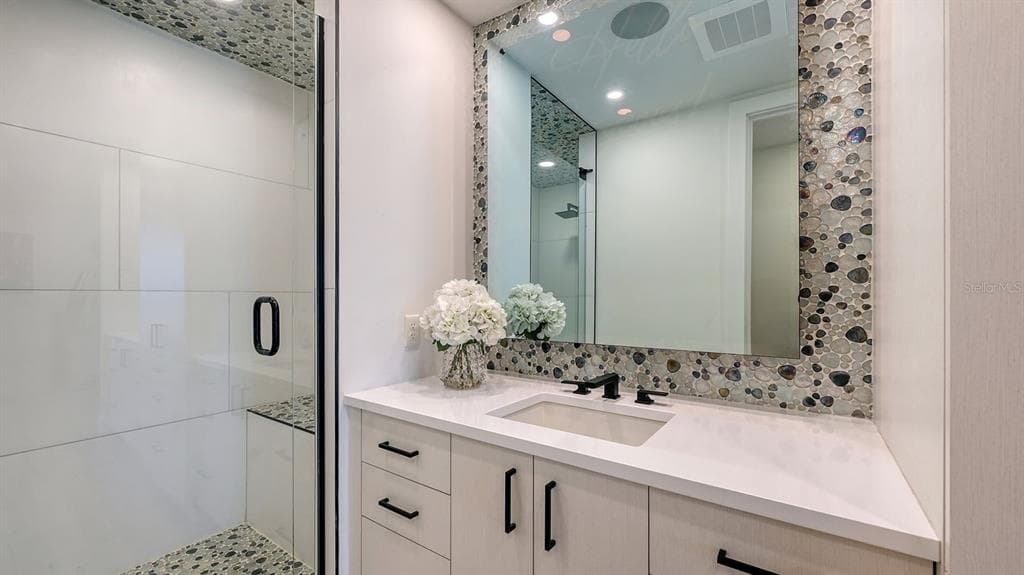 1035 SEASIDE DRIVE 503 photo 25