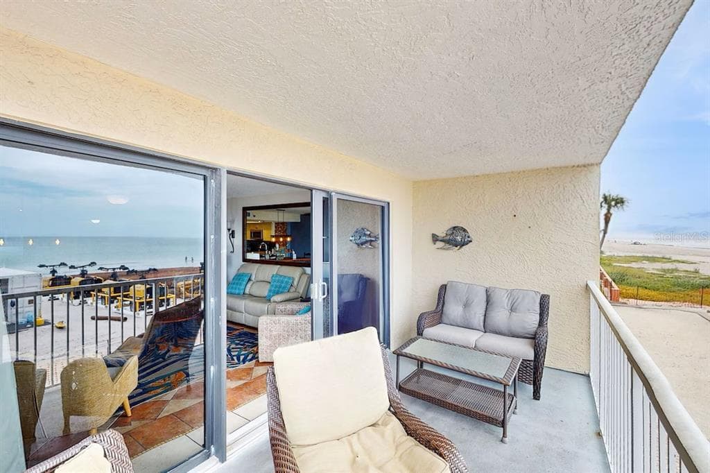 19236 GULF BOULEVARD 104 photo 19