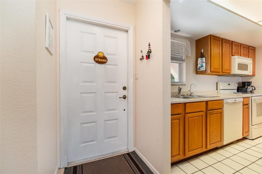 2700 MAGDALINA DRIVE 2B photo 13