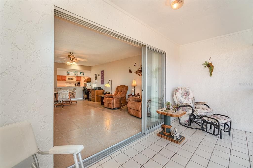 2700 MAGDALINA DRIVE 2B photo 9