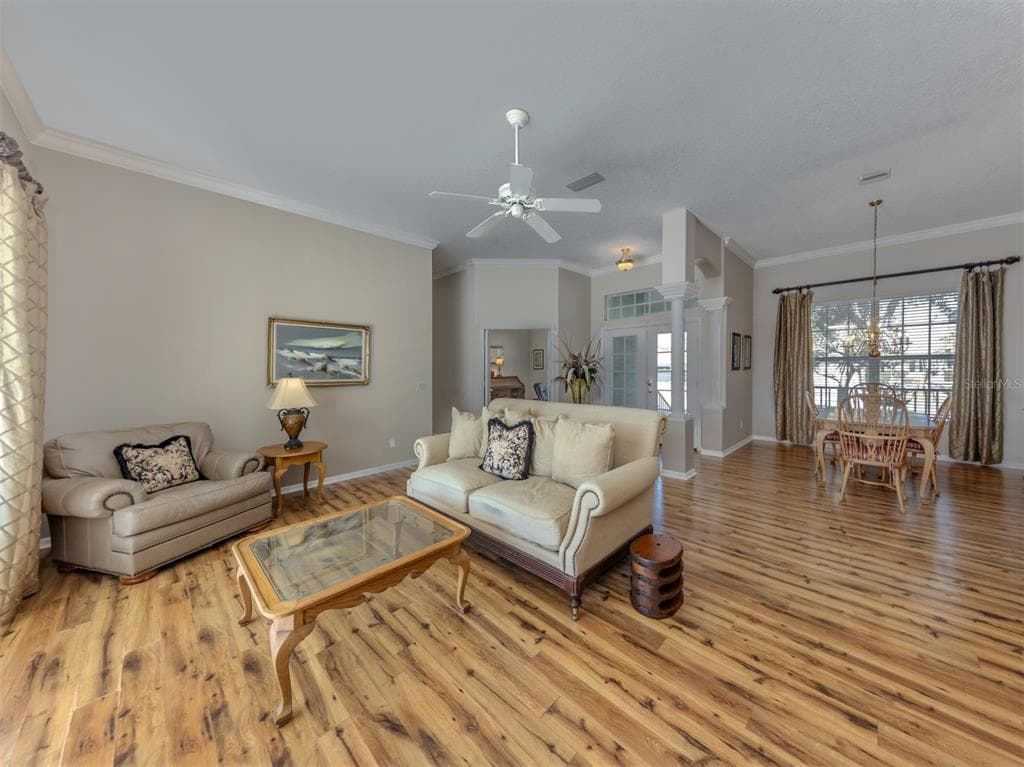 853 HILLCREST DRIVE 5