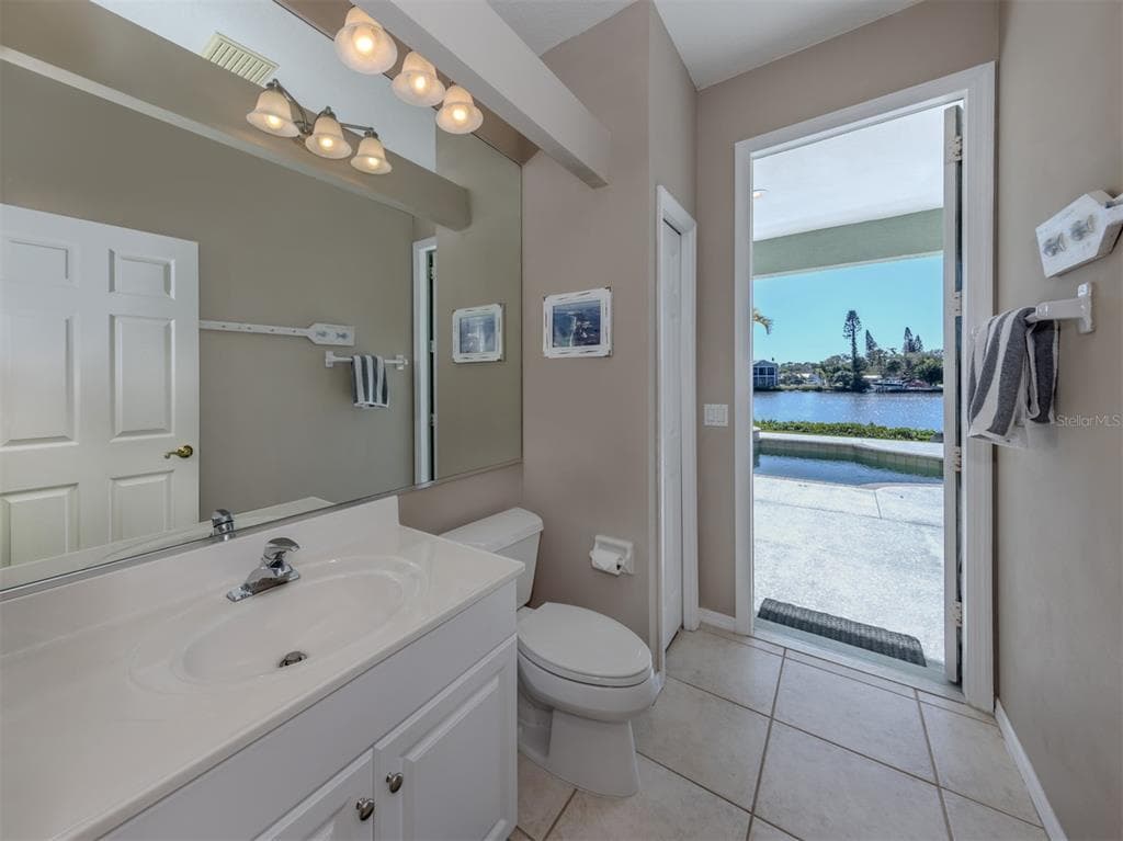 853 HILLCREST DRIVE photo 20