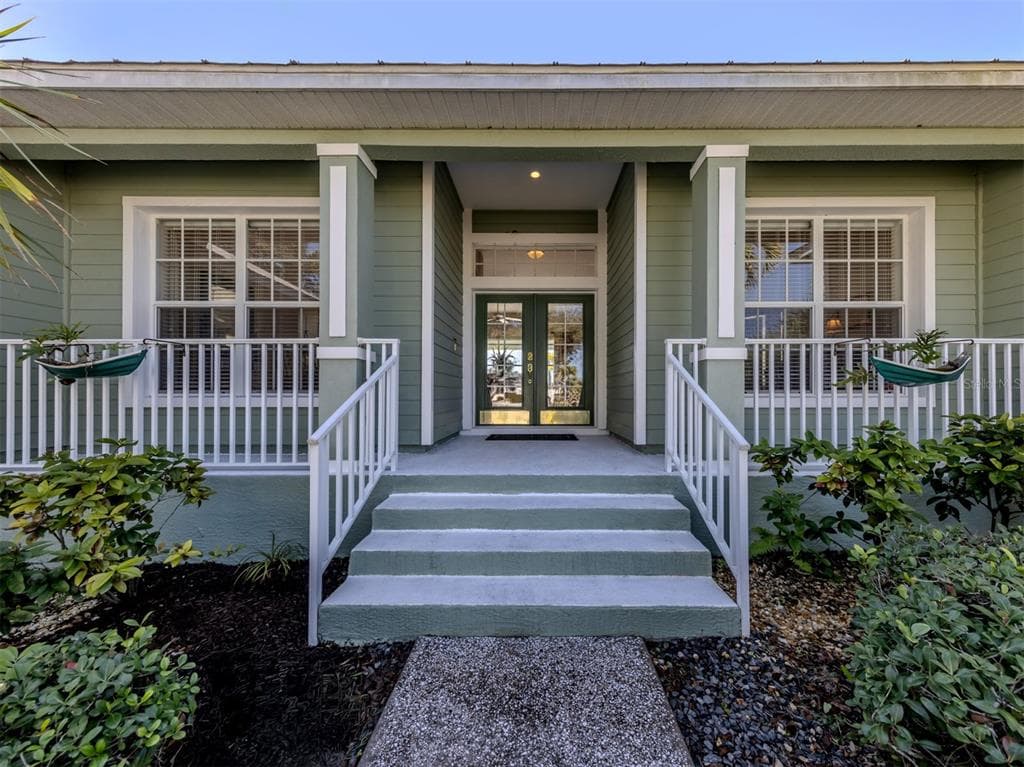853 HILLCREST DRIVE 4