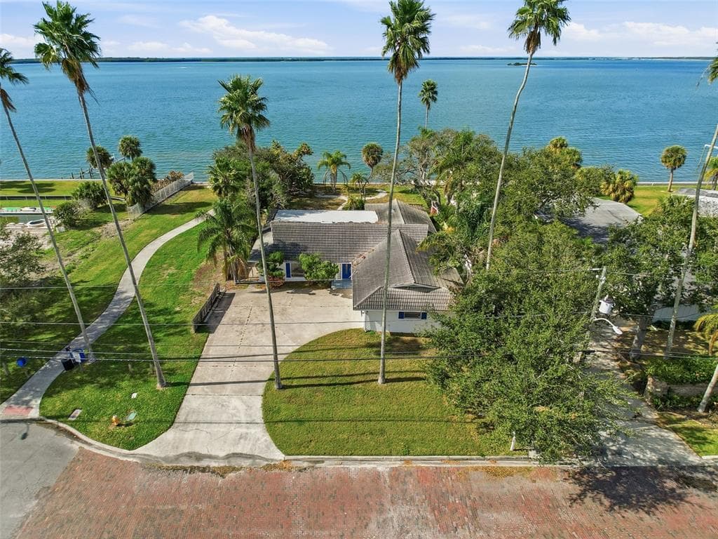 1600 SANTA BARBARA DRIVE photo 9