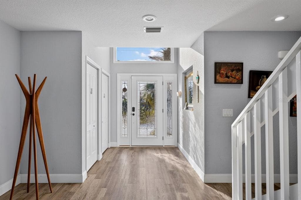 10 FLEMING COURT photo 17