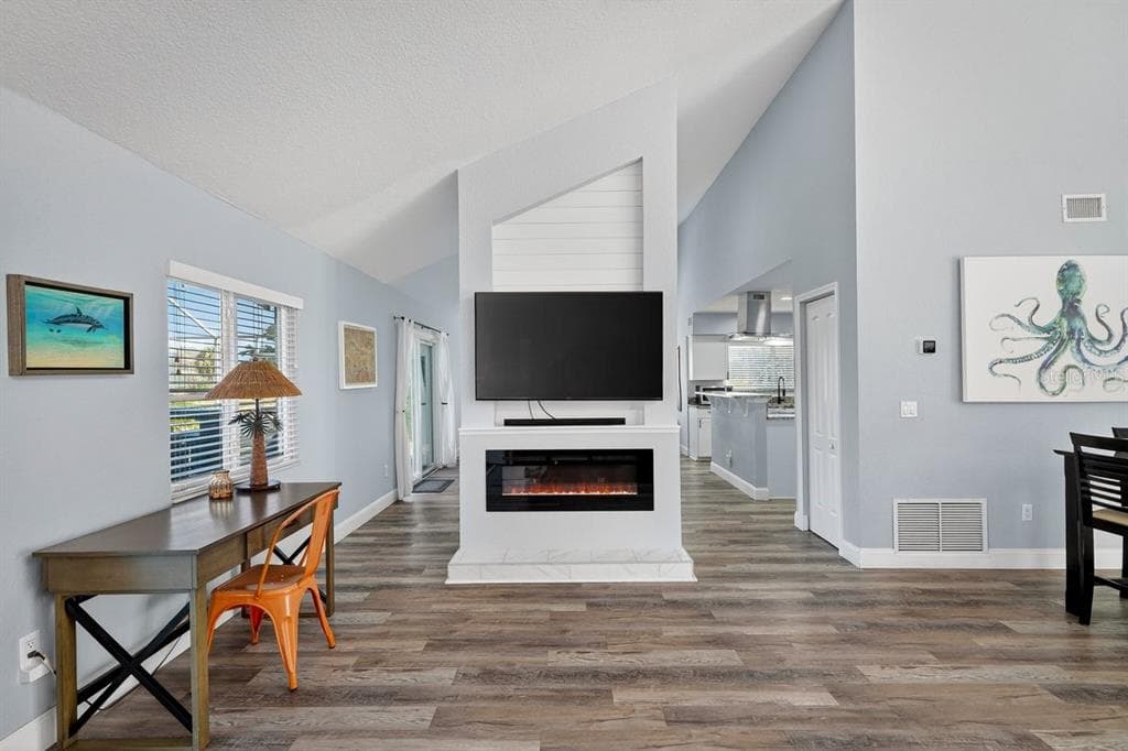 10 FLEMING COURT photo 22