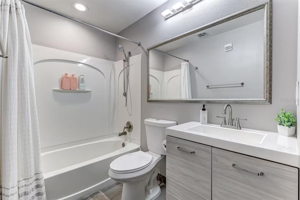 13415 BLUE HERON BEACH DRIVE 410 photo 23