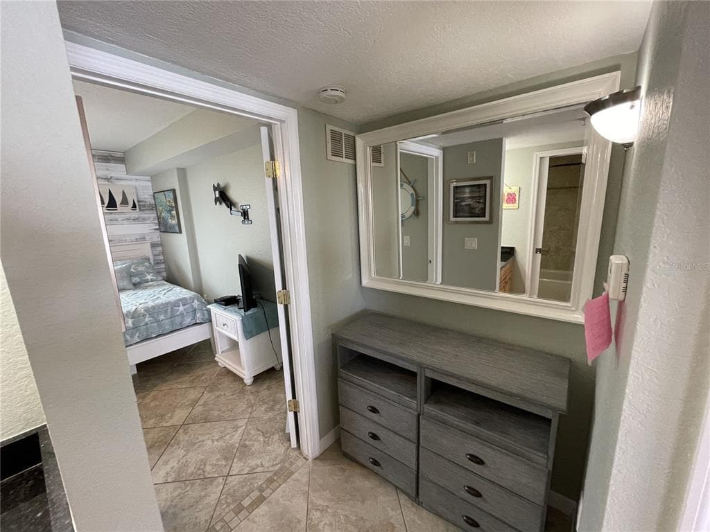 445 HAMDEN DRIVE 505 photo 20