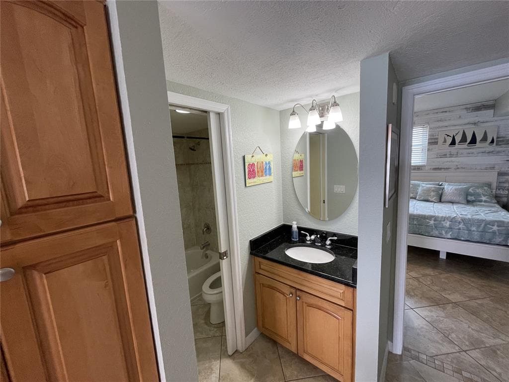 445 HAMDEN DRIVE 505 photo 19