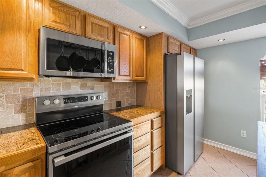 637 PINELLAS BAYWAY S 111 photo 12