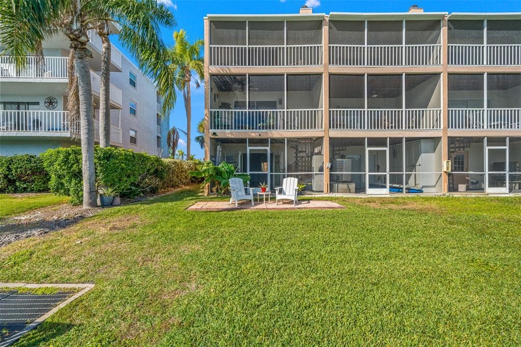 637 PINELLAS BAYWAY S #111 1
