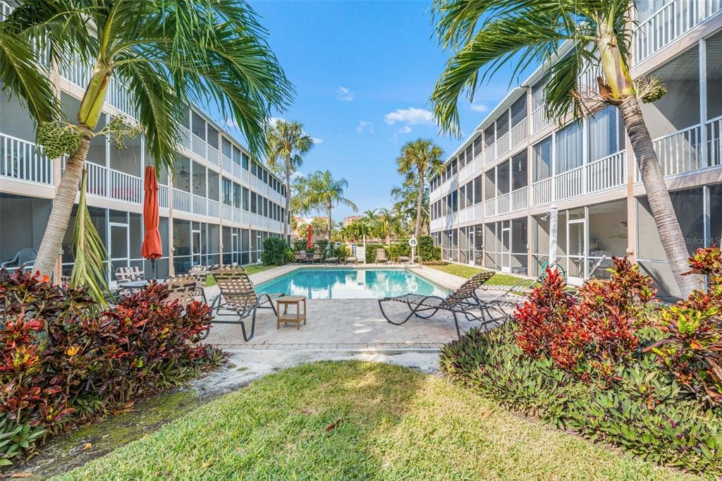 637 PINELLAS BAYWAY S #111 4