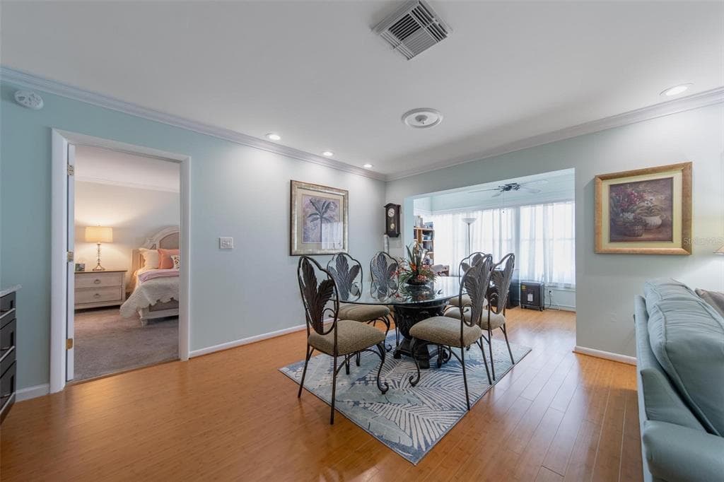 5020 BRITTANY DRIVE S 324 photo 8