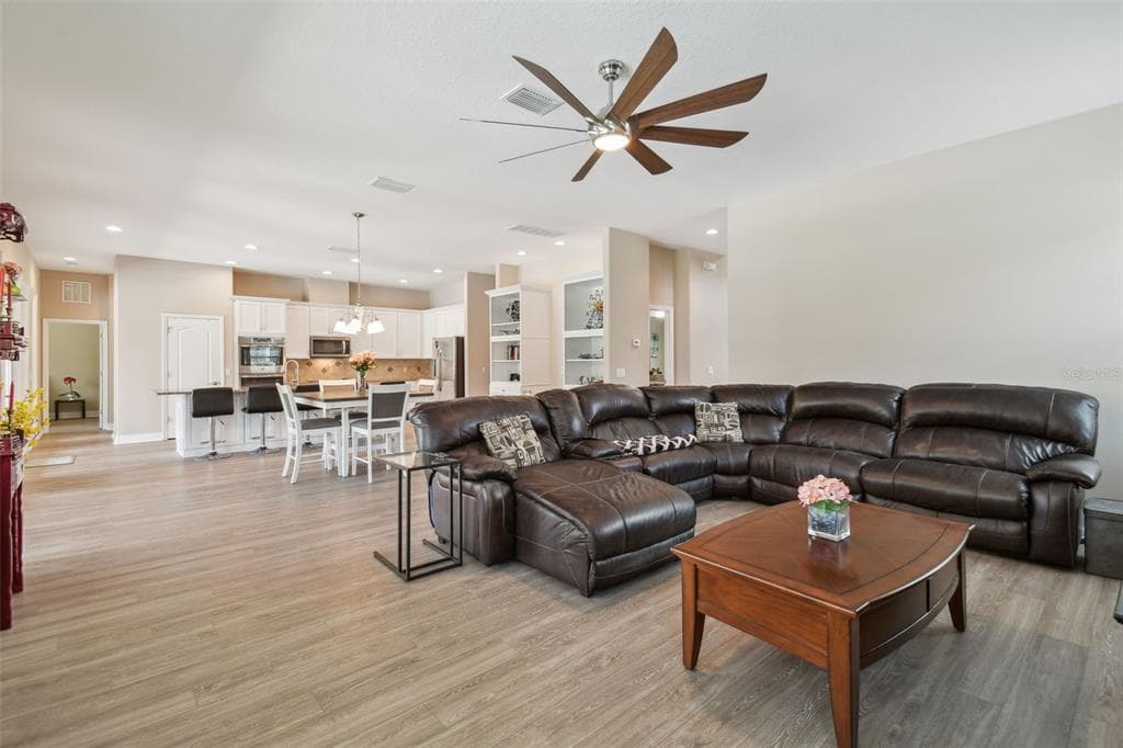 2566 LAKE MANOR DRIVE photo 18