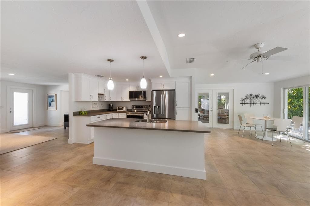 413 POINSETTIA ROAD photo 9
