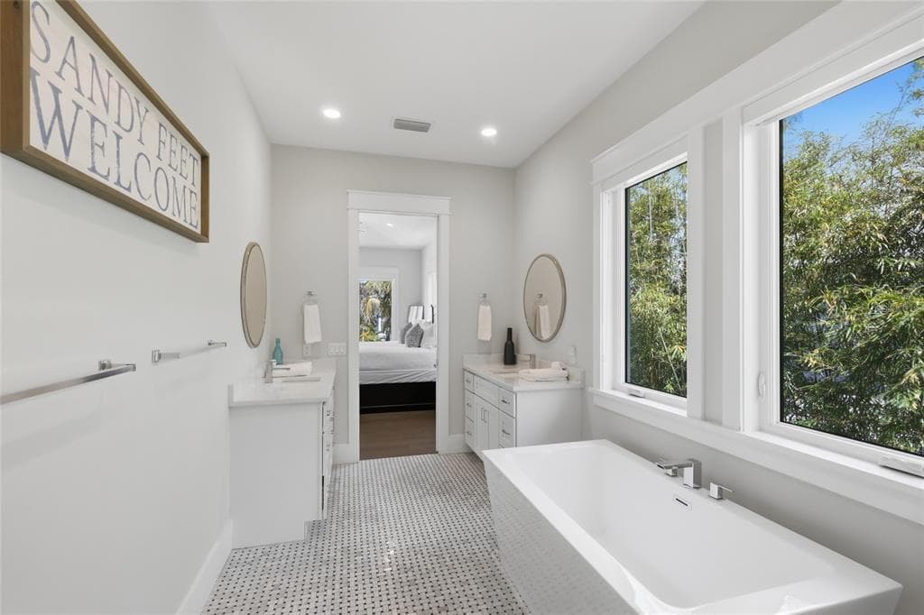 50 N SHORE DRIVE photo 22