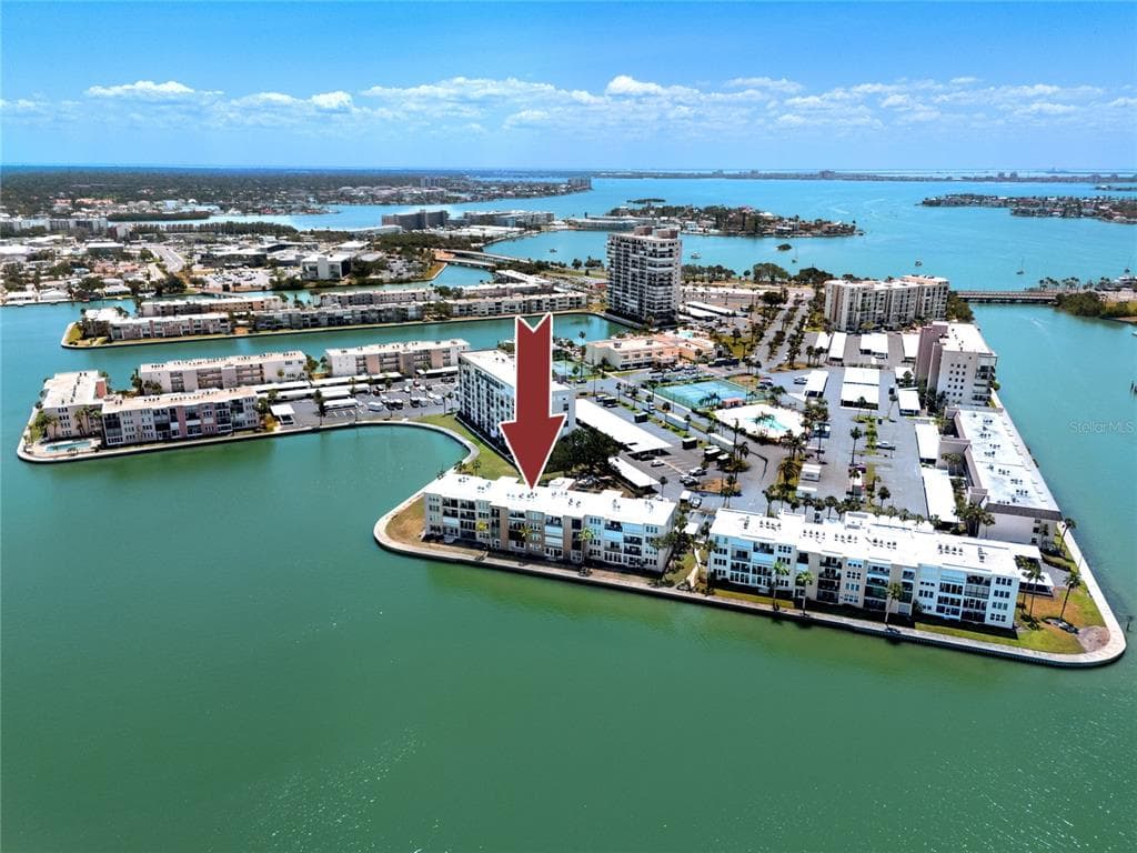 7910 SUN ISLAND DRIVE S #203 1