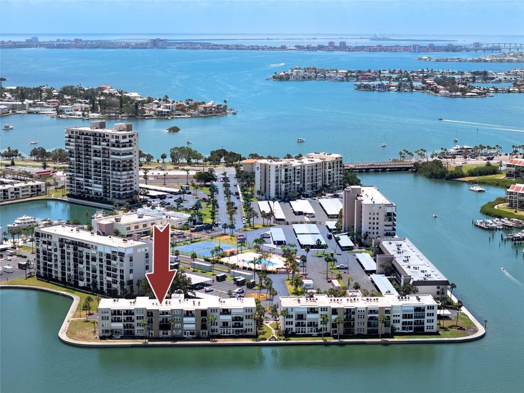 7910 SUN ISLAND DRIVE S #203 4