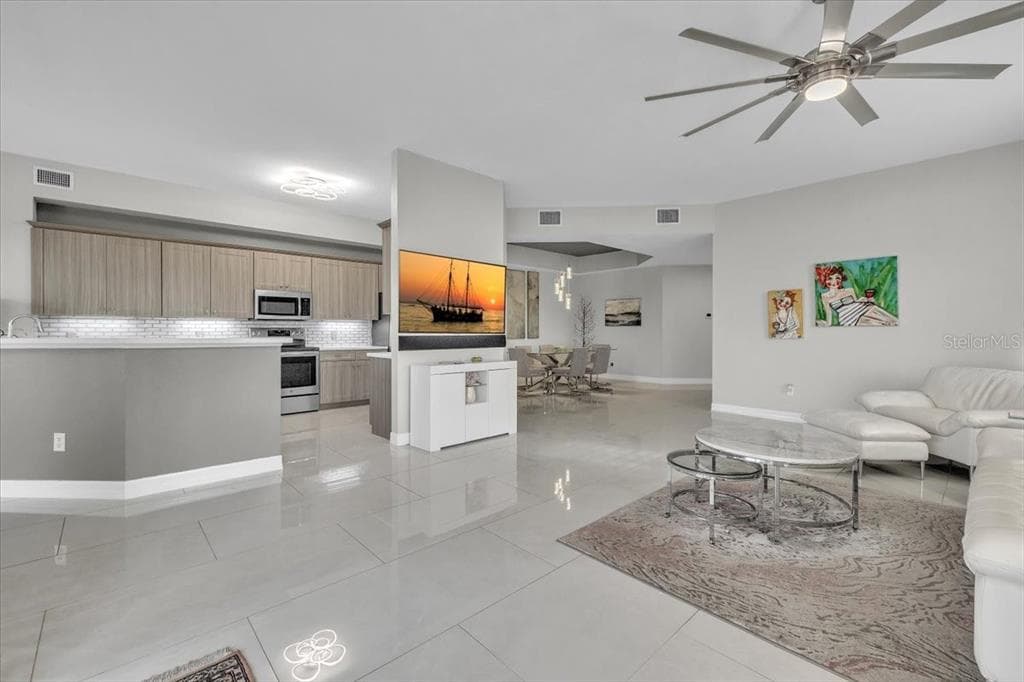 129 BREAKERS COURT 121 photo 7